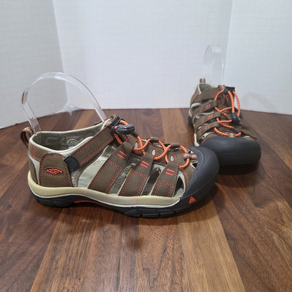 Keen Newport H2 Hiking Outdoor Sandals